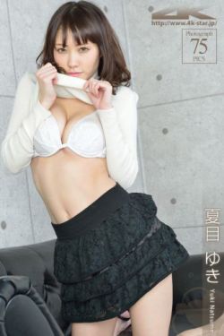 偷窥美女小便